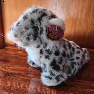 Snow Leopard Plush Dan Dee Cuddly Kingdom